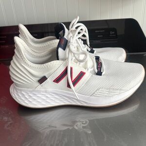 New Balance Womens ROAV Sneakers Size 10